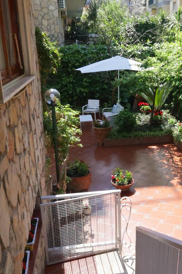Ferienwohnung Garden House Giulia Sorrent Exterior foto