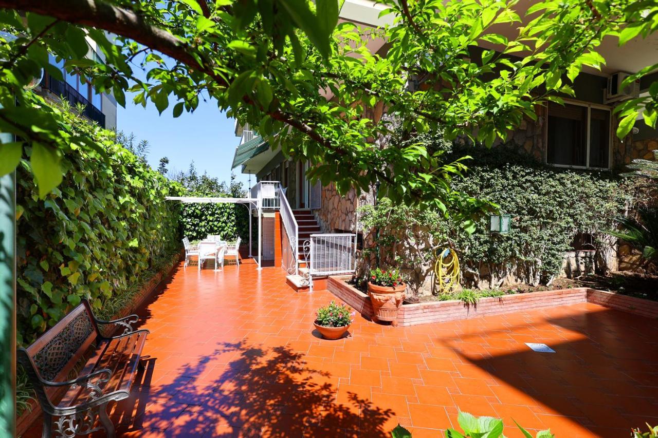 Ferienwohnung Garden House Giulia Sorrent Exterior foto